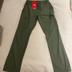 NWT The North Face Women's Green Hiking Pants sz 6
